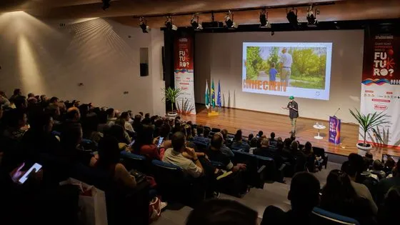 Auditório lotado em palestra do Gui Zanoni